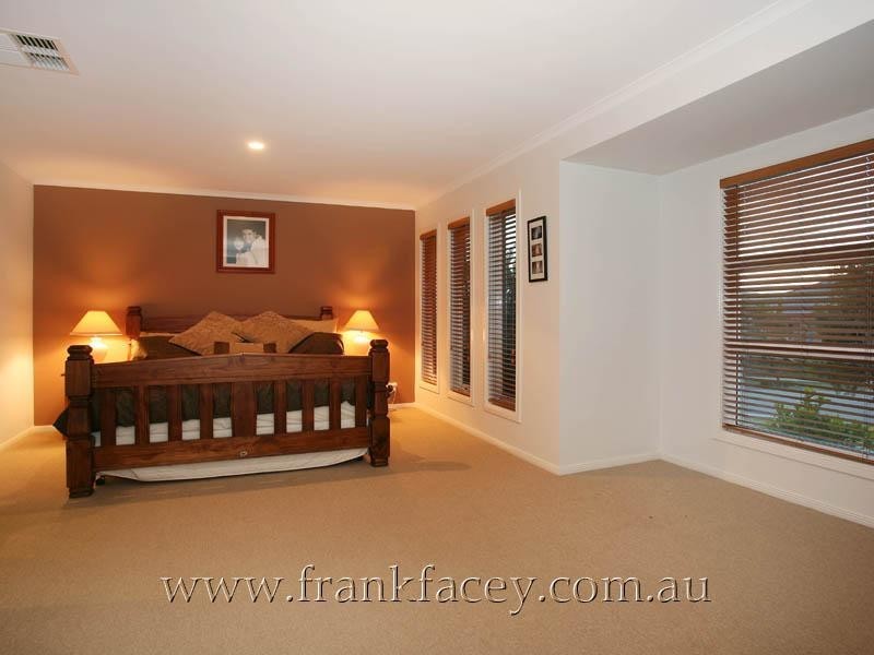 11 Belmont Road, Berwick VIC 3806