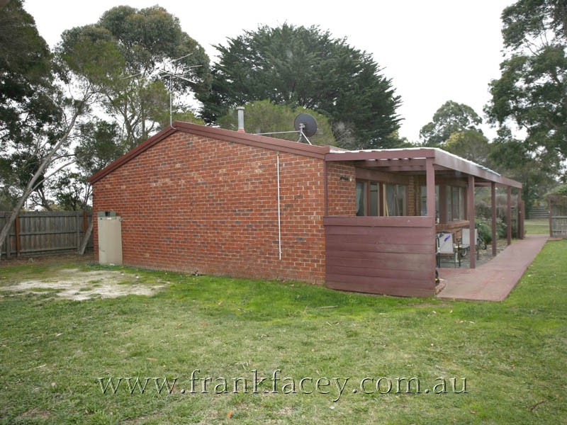 12 Carluke Close, Berwick VIC 3806