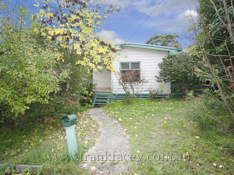 77 Lyall Road, Berwick VIC 3806