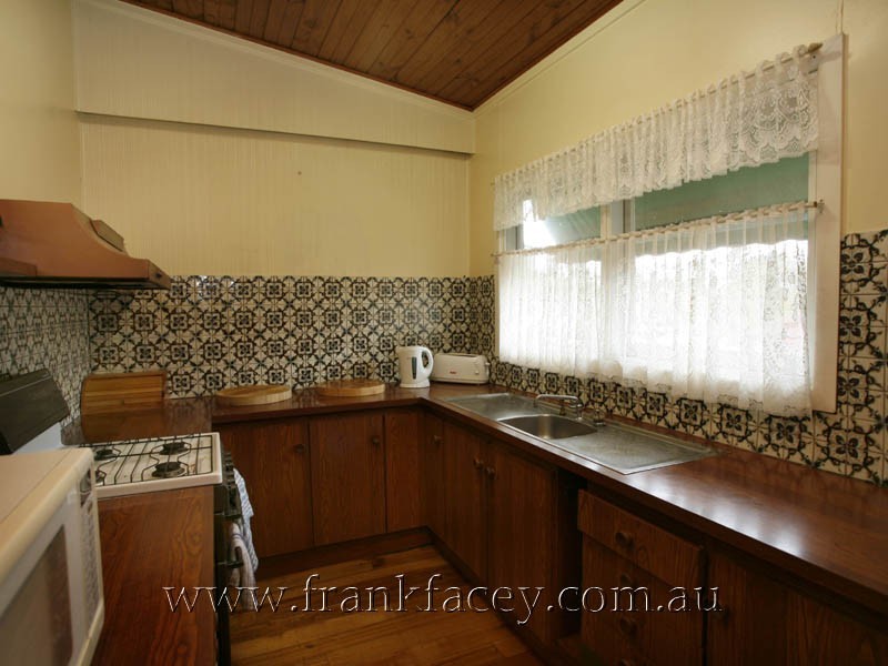 77 Lyall Road, Berwick VIC 3806