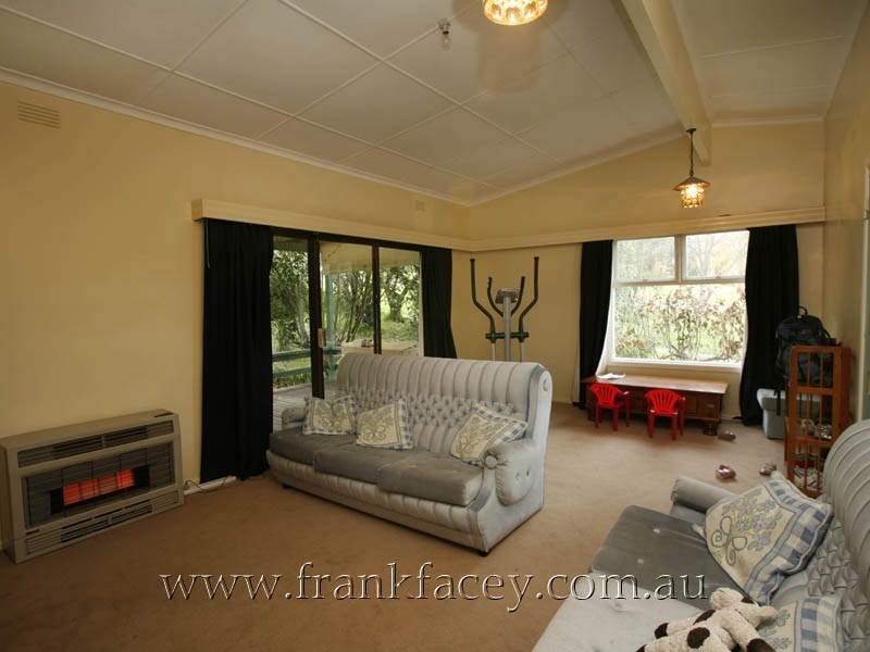 77 Lyall Road, Berwick VIC 3806