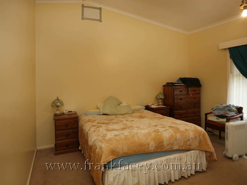 77 Lyall Road, Berwick VIC 3806