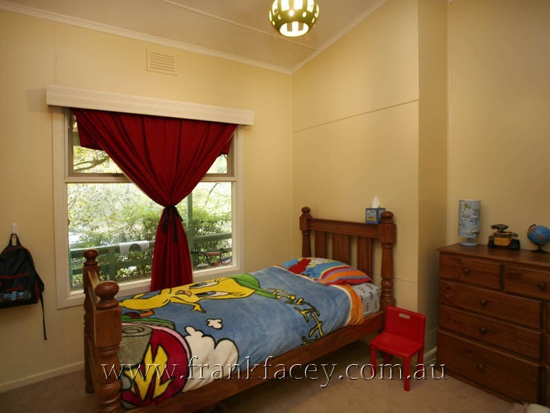 77 Lyall Road, Berwick VIC 3806