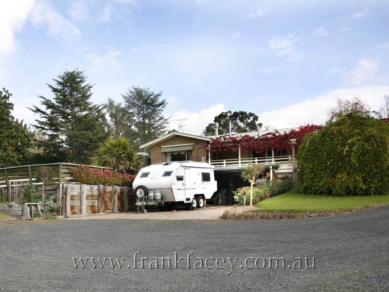24 Beaumont Road, Berwick VIC 3806