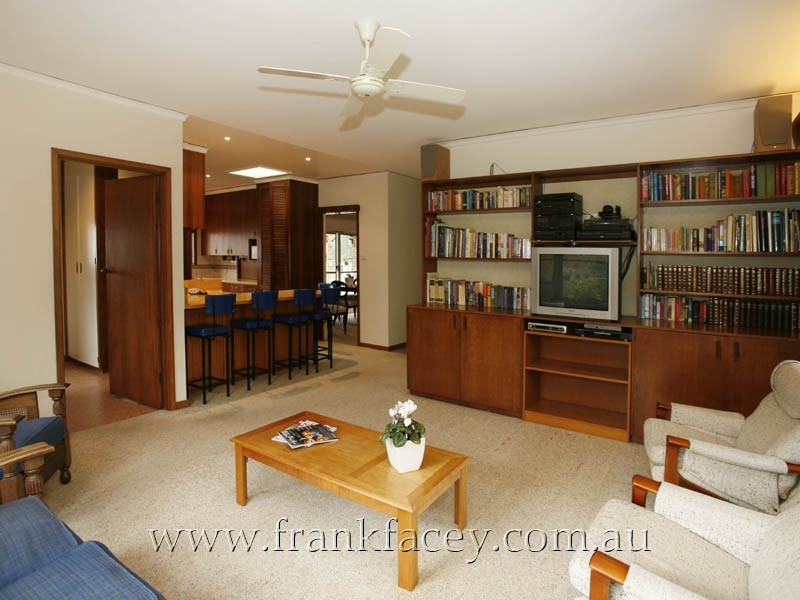 24 Beaumont Road, Berwick VIC 3806