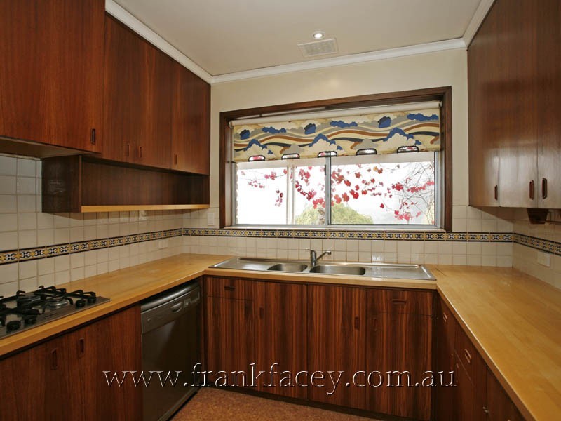 24 Beaumont Road, Berwick VIC 3806