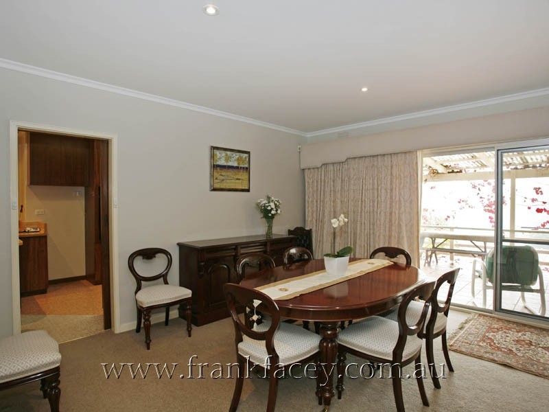 24 Beaumont Road, Berwick VIC 3806