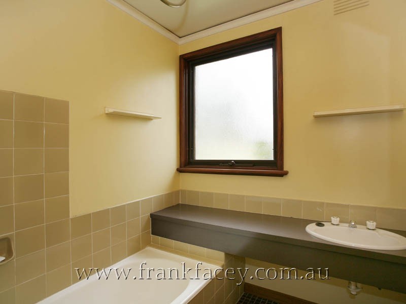 24 Beaumont Road, Berwick VIC 3806