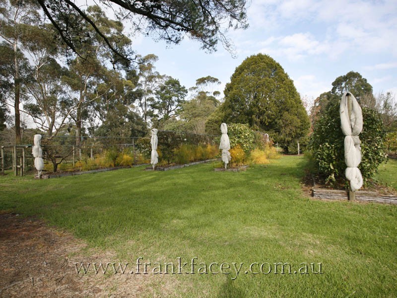 24 Beaumont Road, Berwick VIC 3806