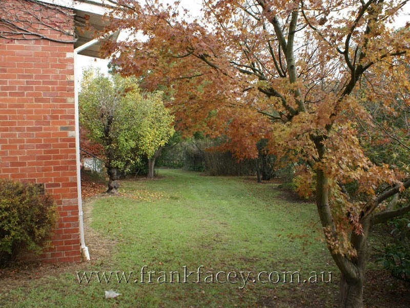 6 Roundhay Court, Berwick VIC 3806