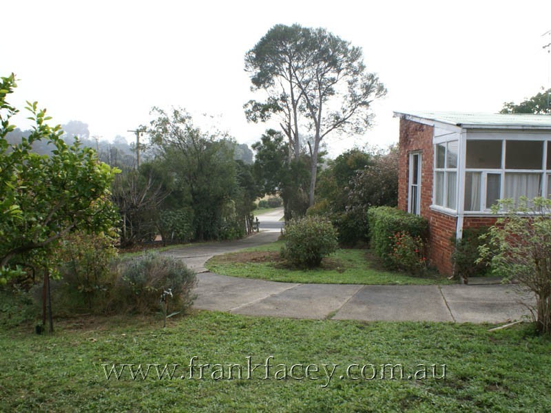 6 Roundhay Court, Berwick VIC 3806
