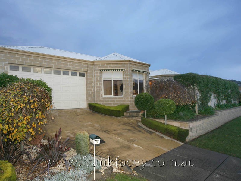 3 Lillias Crescent, Narre Warren South VIC 3805