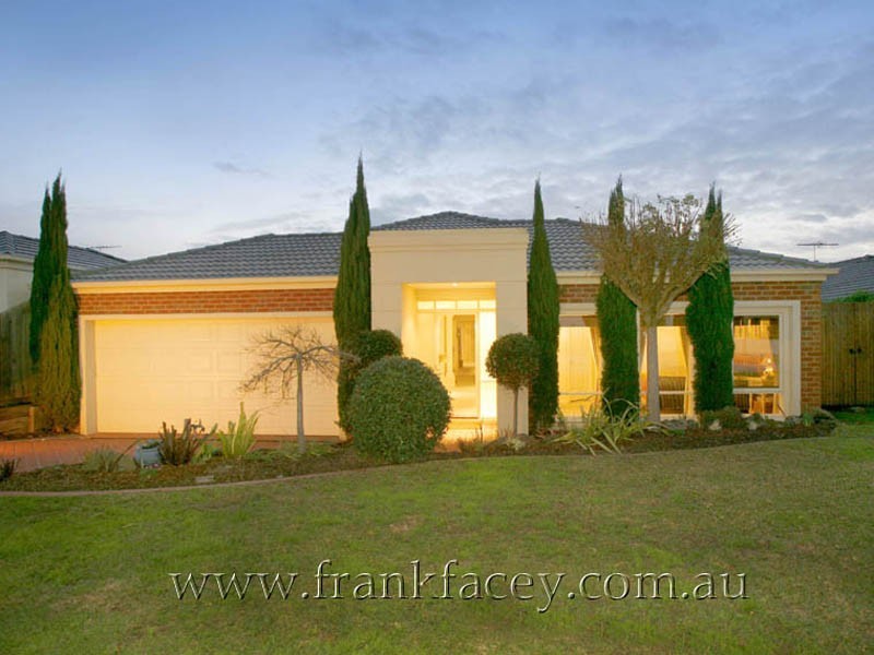 12 Sherman Court, Berwick VIC 3806