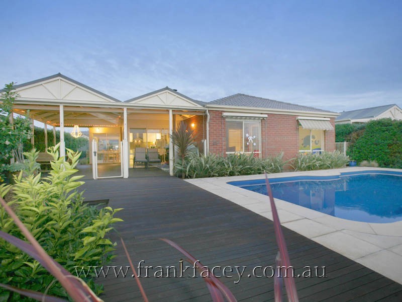 12 Sherman Court, Berwick VIC 3806