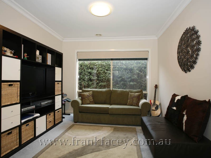 12 Sherman Court, Berwick VIC 3806