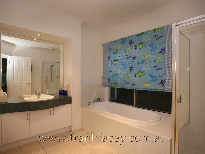 12 Sherman Court, Berwick VIC 3806