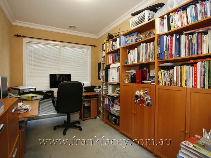 12 Sherman Court, Berwick VIC 3806