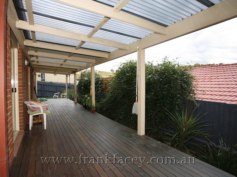 6 Mountain View Circuit, Beaconsfield VIC 3807