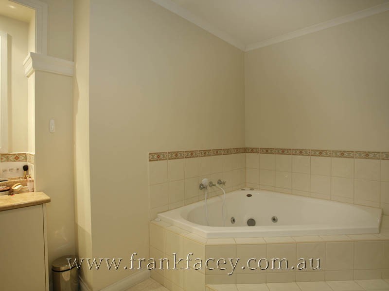 6 Mountain View Circuit, Beaconsfield VIC 3807
