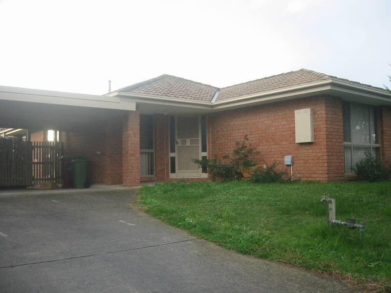 4 Farrer Place, Berwick VIC 3806