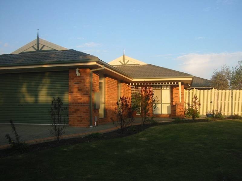 9 Spoonbill Street, Berwick VIC 3806