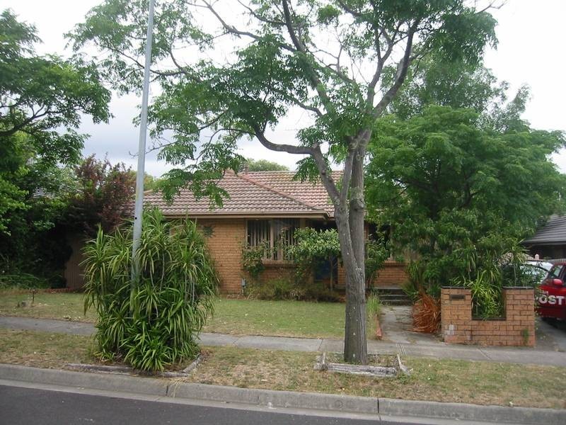 8 Trentwood Drive, Narre Warren VIC 3805