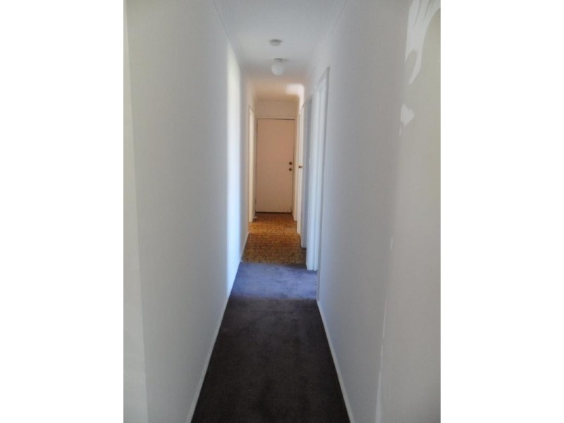 8 Trentwood Drive, Narre Warren VIC 3805