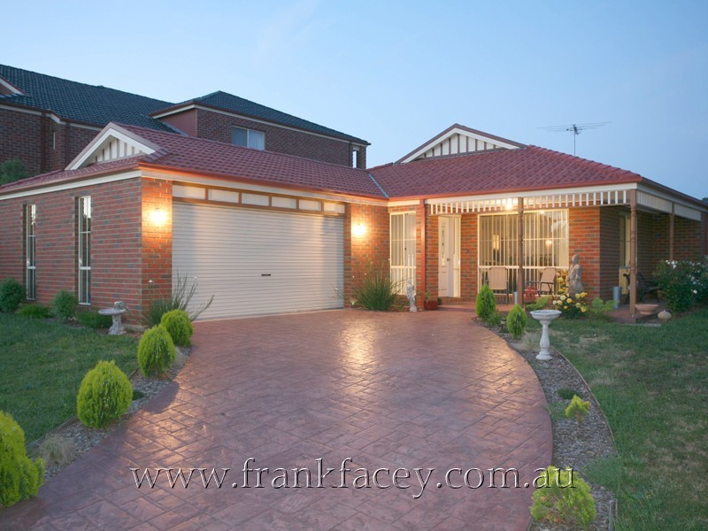 50 Fairholme Boulevard, Berwick VIC 3806