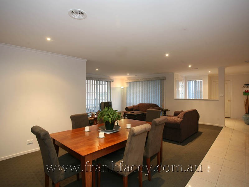 50 Fairholme Boulevard, Berwick VIC 3806