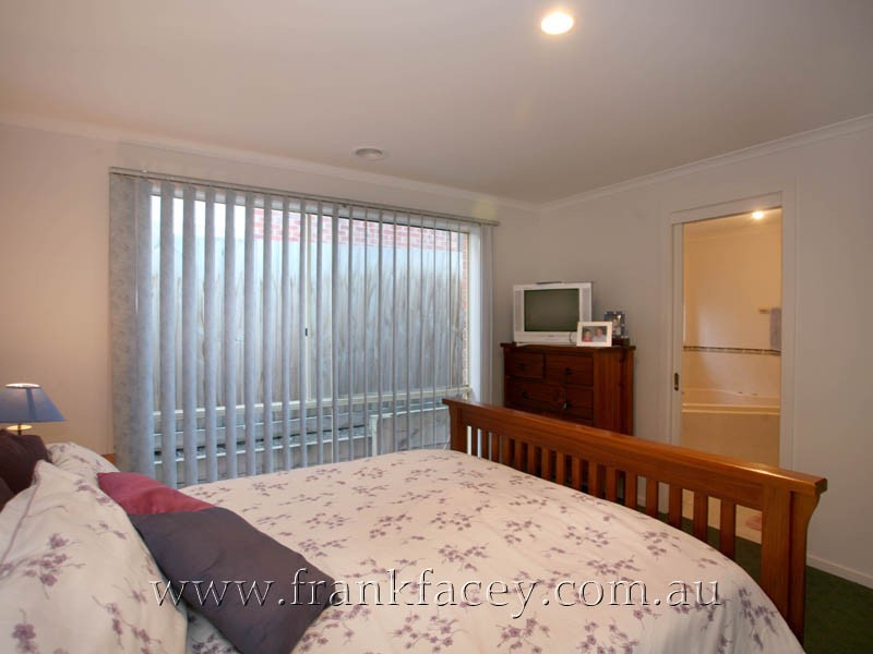 50 Fairholme Boulevard, Berwick VIC 3806