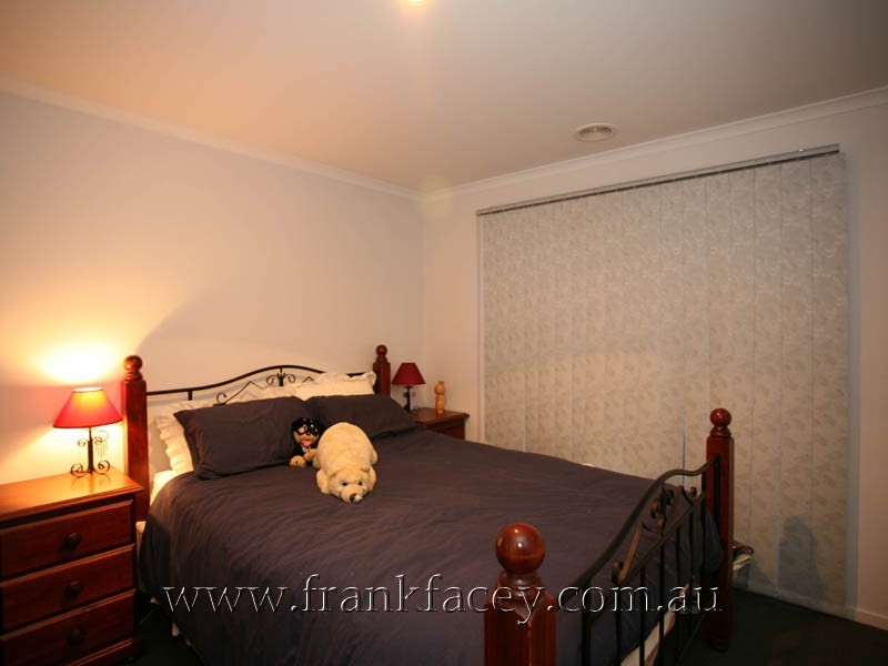 50 Fairholme Boulevard, Berwick VIC 3806