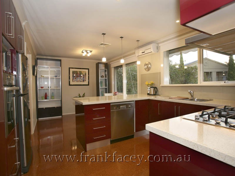 44 Outlook Drive, Berwick VIC 3806