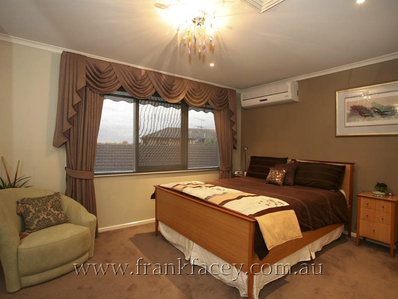 44 Outlook Drive, Berwick VIC 3806