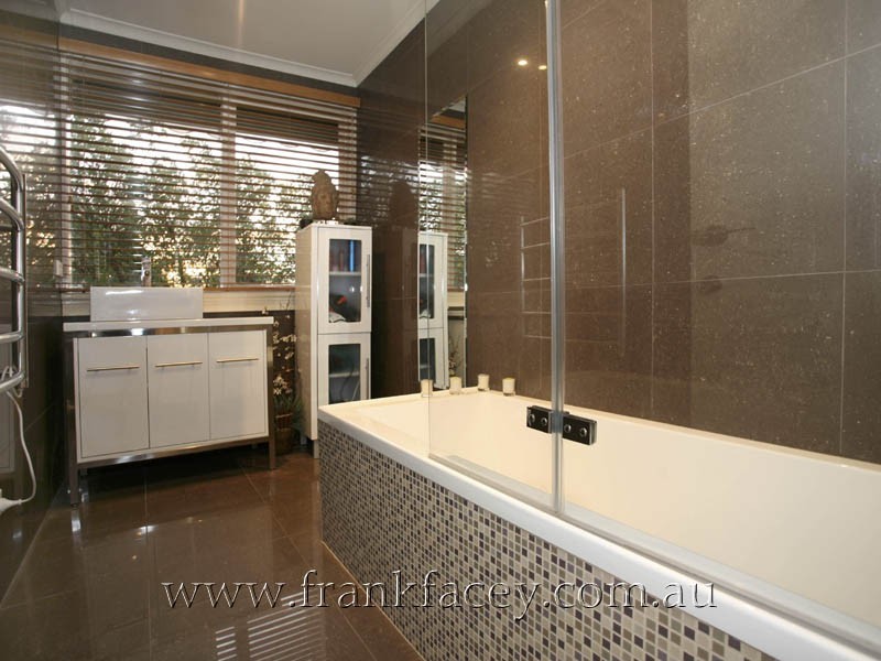 44 Outlook Drive, Berwick VIC 3806