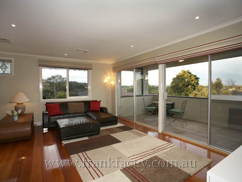 44 Outlook Drive, Berwick VIC 3806