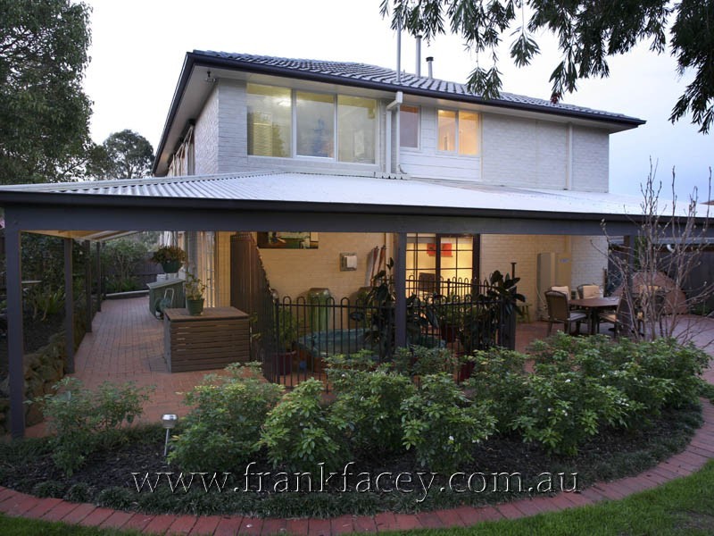 44 Outlook Drive, Berwick VIC 3806