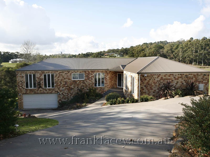 6 Valley Drive, Beaconsfield Upper VIC 3808
