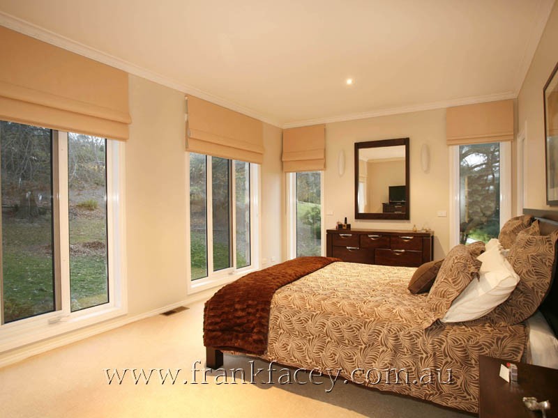 6 Valley Drive, Beaconsfield Upper VIC 3808