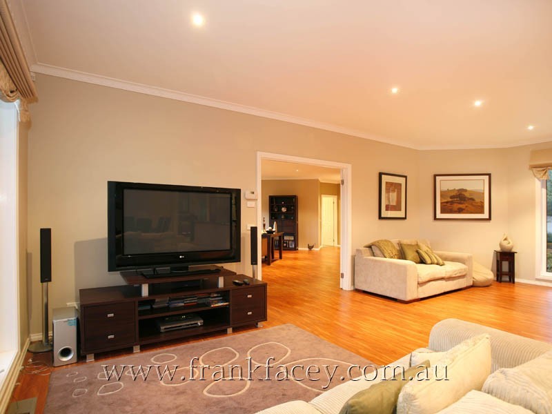 6 Valley Drive, Beaconsfield Upper VIC 3808