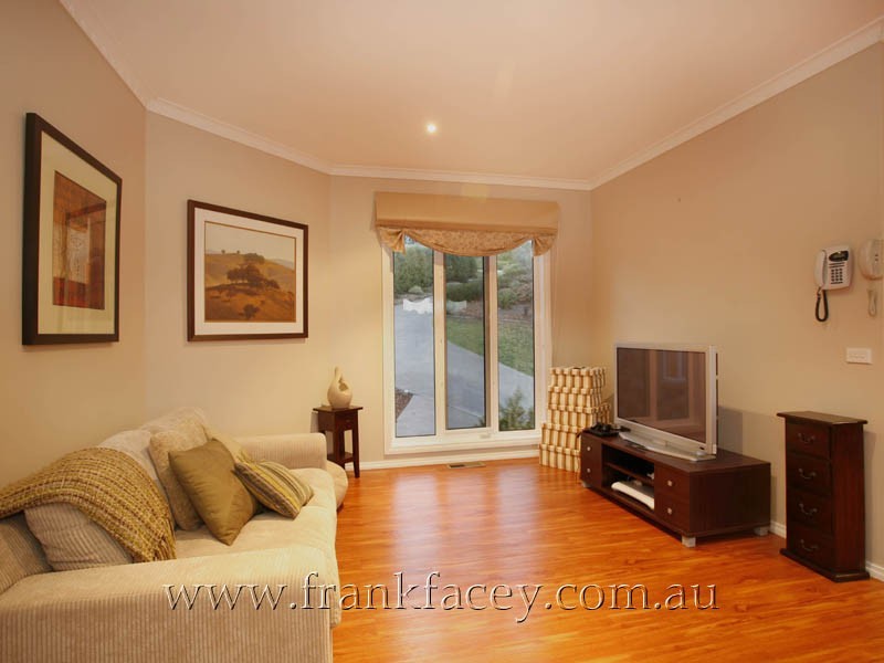 6 Valley Drive, Beaconsfield Upper VIC 3808