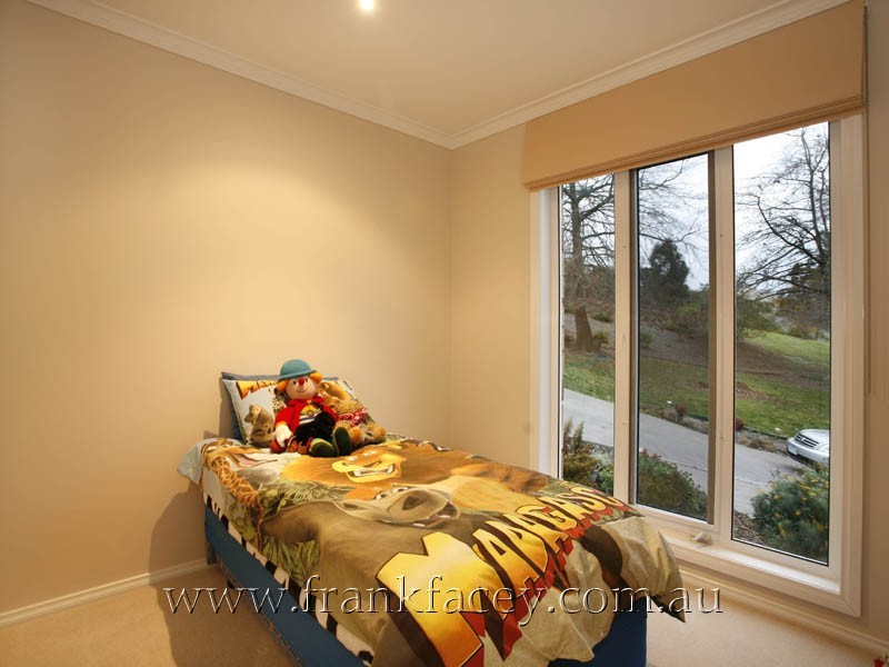 6 Valley Drive, Beaconsfield Upper VIC 3808