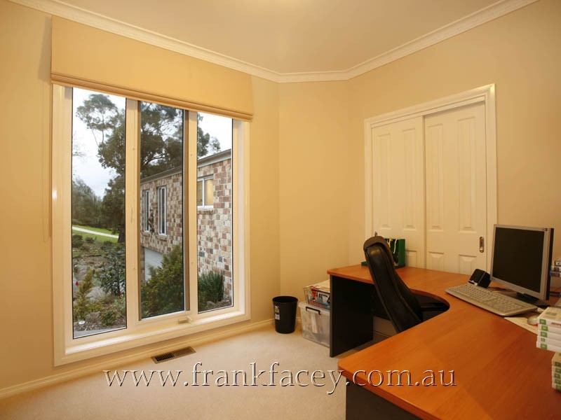 6 Valley Drive, Beaconsfield Upper VIC 3808