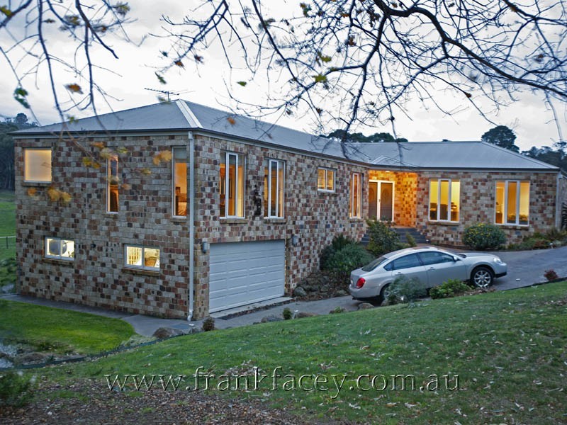 6 Valley Drive, Beaconsfield Upper VIC 3808