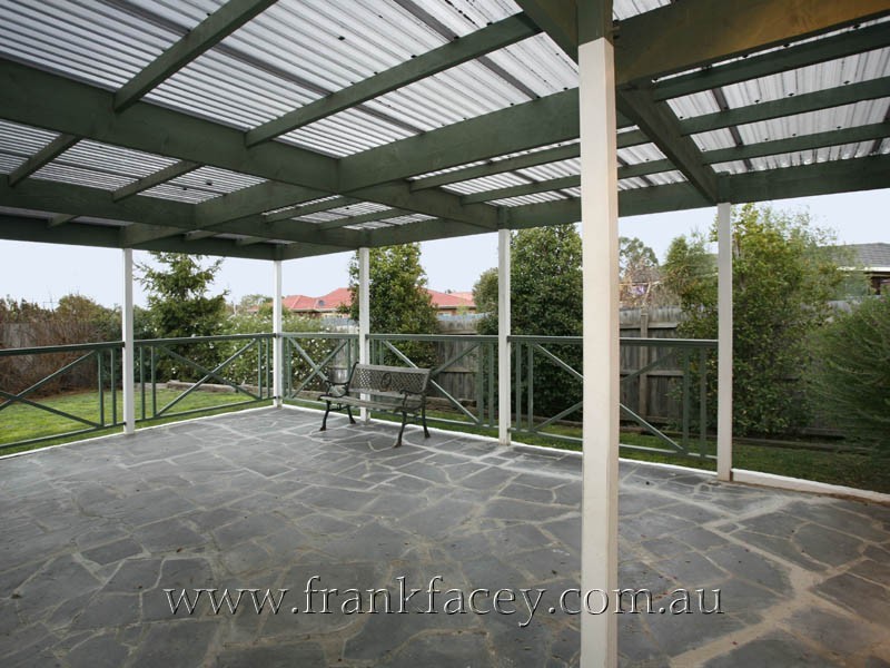 21 Milparinka Way, Berwick VIC 3806