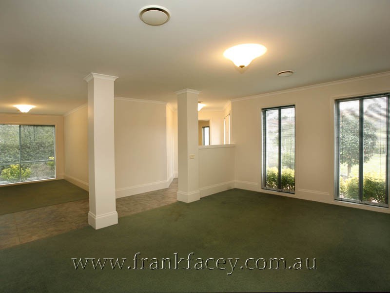 21 Milparinka Way, Berwick VIC 3806