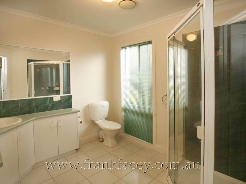 21 Milparinka Way, Berwick VIC 3806