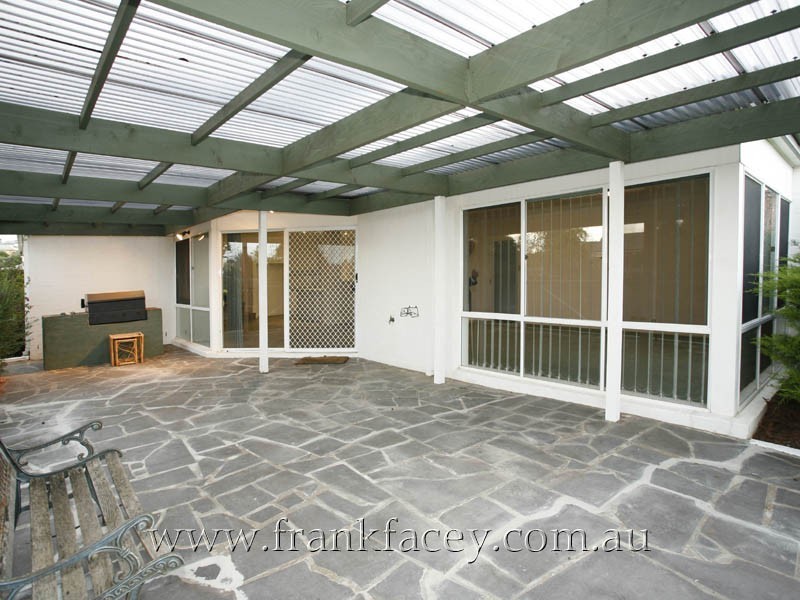 21 Milparinka Way, Berwick VIC 3806