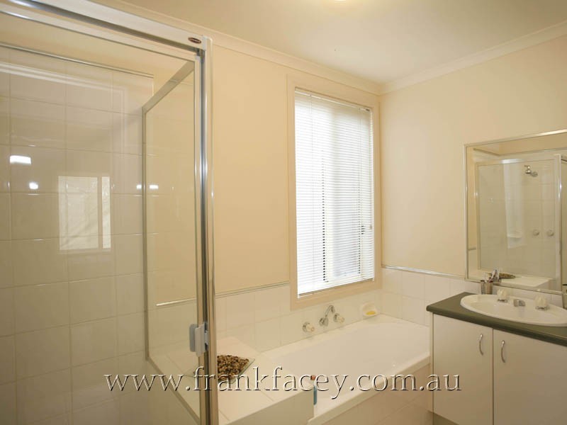 31 John Fisher Drive, Berwick VIC 3806