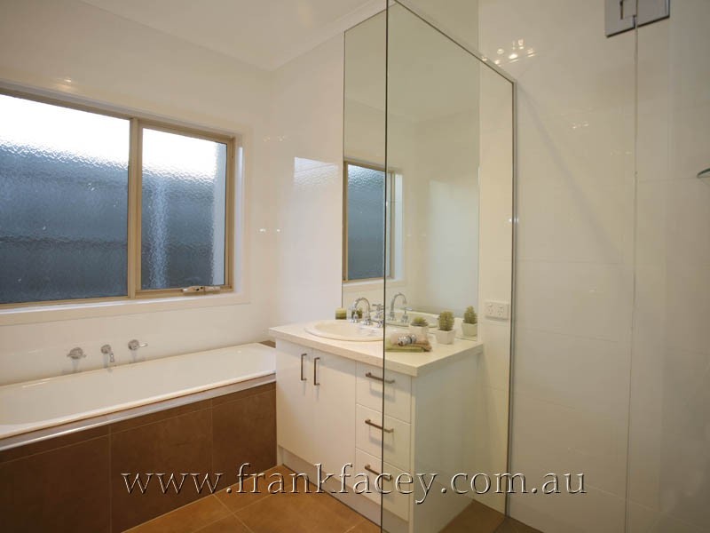 138 Greaves Road, Narre Warren South VIC 3805