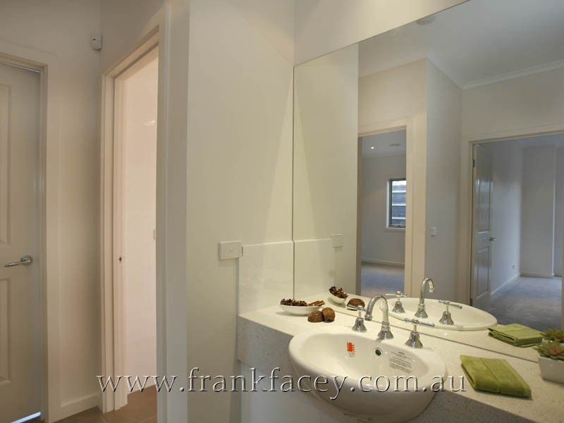 138 Greaves Road, Narre Warren South VIC 3805